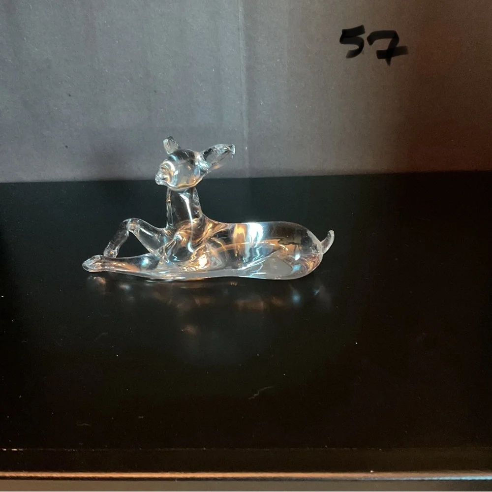 Vintage Pilgrim Art Glass Deer Laying Down Collectible Paperweight Figurine